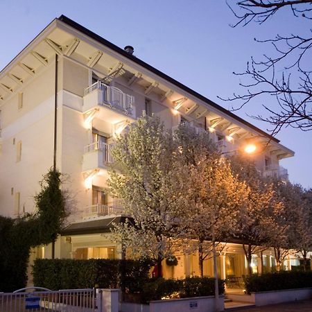Hotel Maestrale Riccione Eksteriør bilde