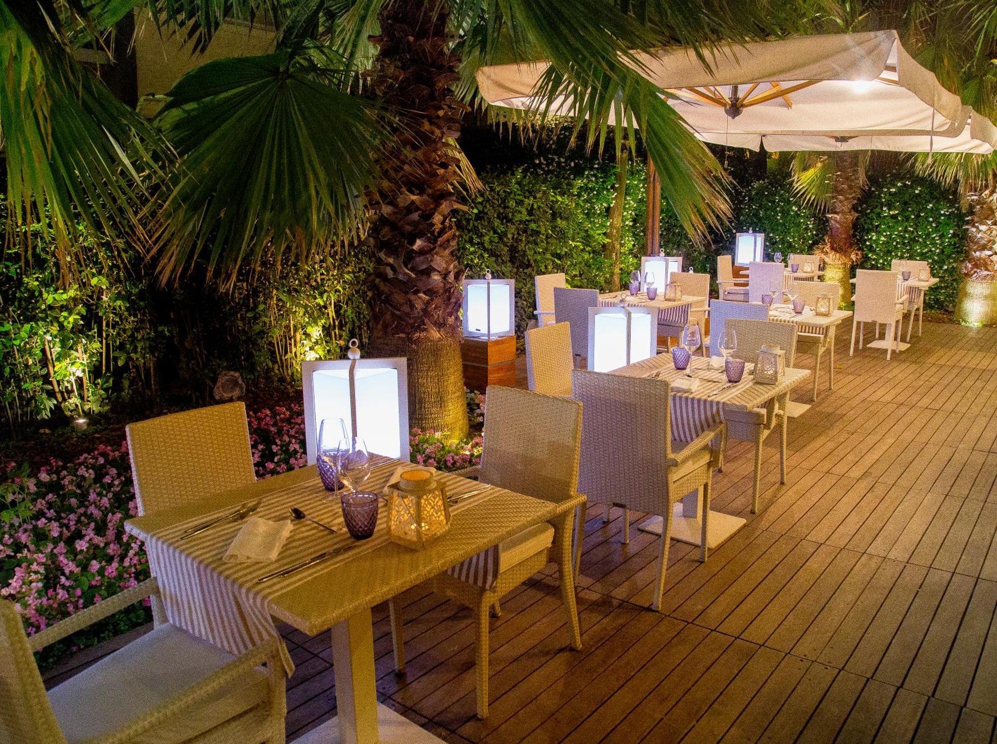 Hotel Maestrale Riccione Eksteriør bilde